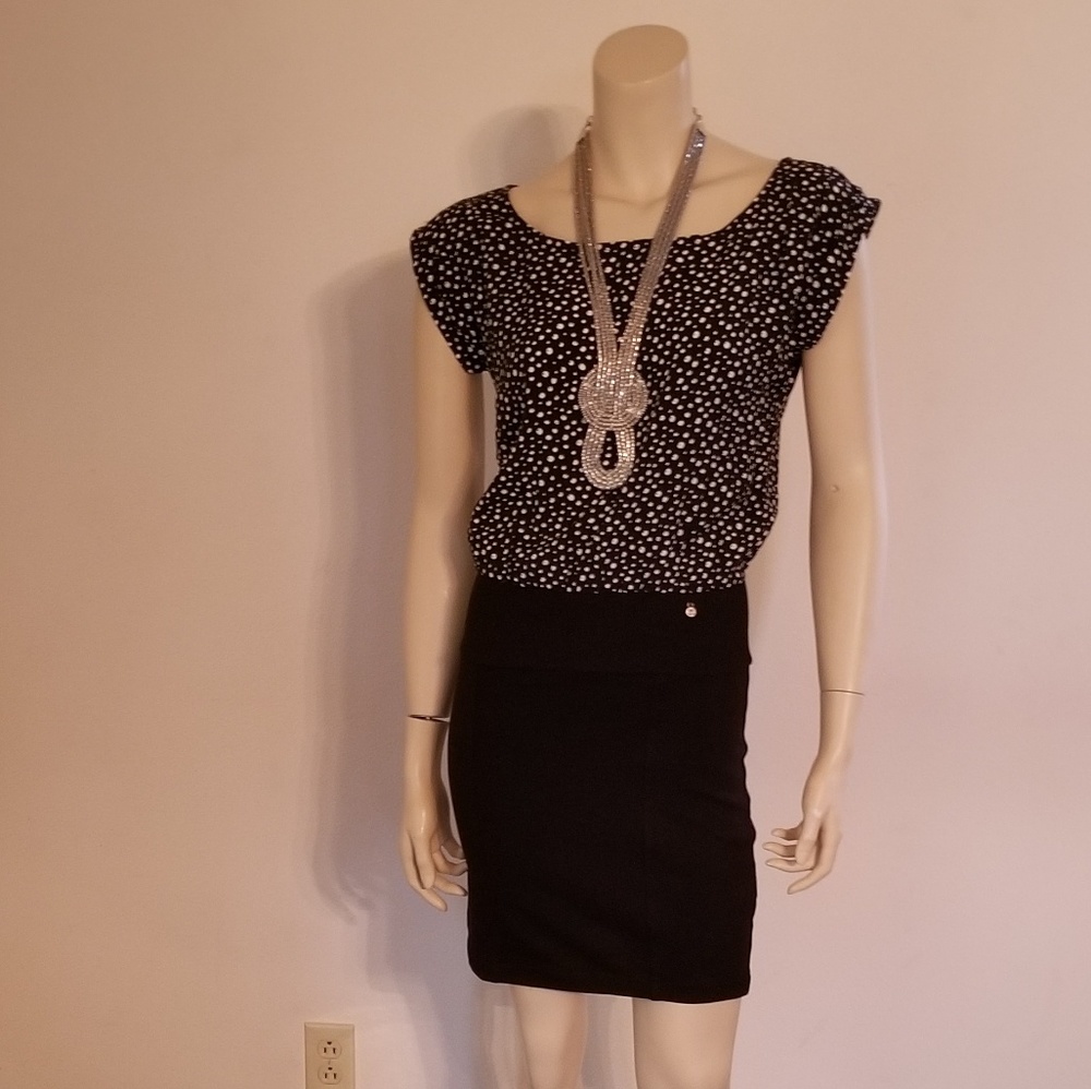NWT” Black/White Dress Size XS/S.
